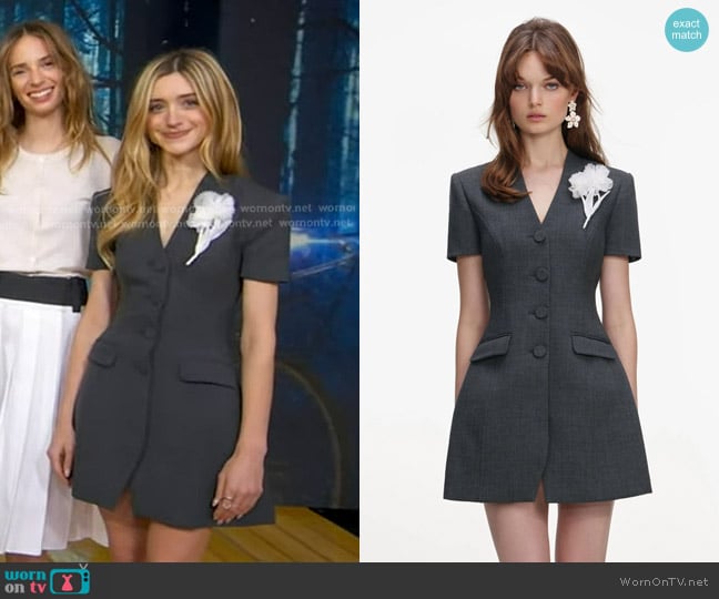 Natalia Dyer’s grey blazer dress on GMA Natalia Dyer’s grey blazer dress on GMA