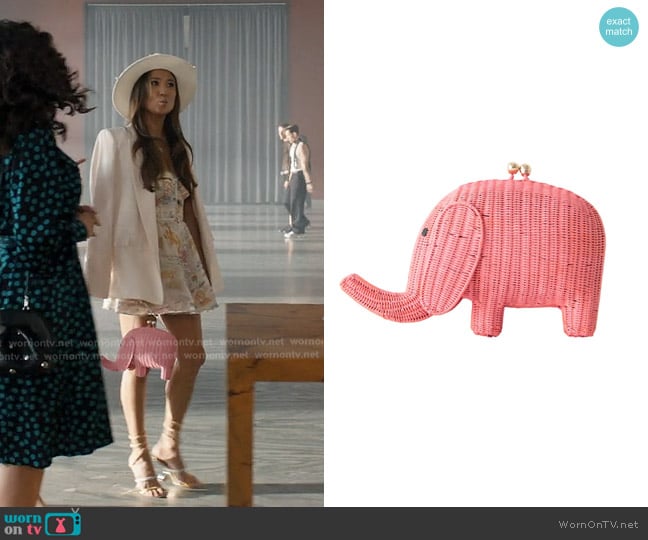 Serpui Harry Elephant Wicker Bag in Pink worn by Mindy Chen (Ashley Park) on Emily in Paris