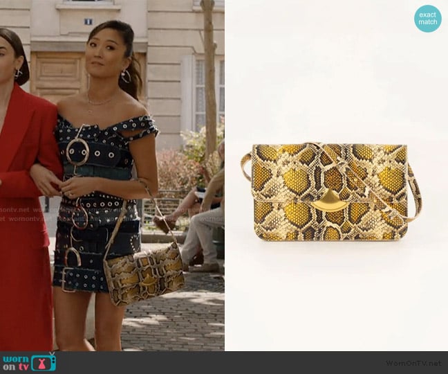 Sessun Diviluz pouch worn by Mindy Chen (Ashley Park) on Emily in Paris