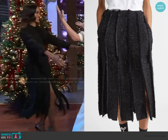 Simone Rocha Multi Slit Frayed Metallic Tinsel Tweed Skirt worn by Zoe Saldana on The Kelly Clarkson Show