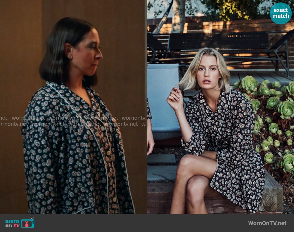 Sleepy Jones Isa Short Robe in Daisy Print worn by Molly Novak (Maya Rudolph) on Loot