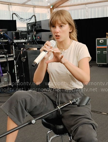 Taylor Swift's charcoal grey sweatpants on The End of an Era