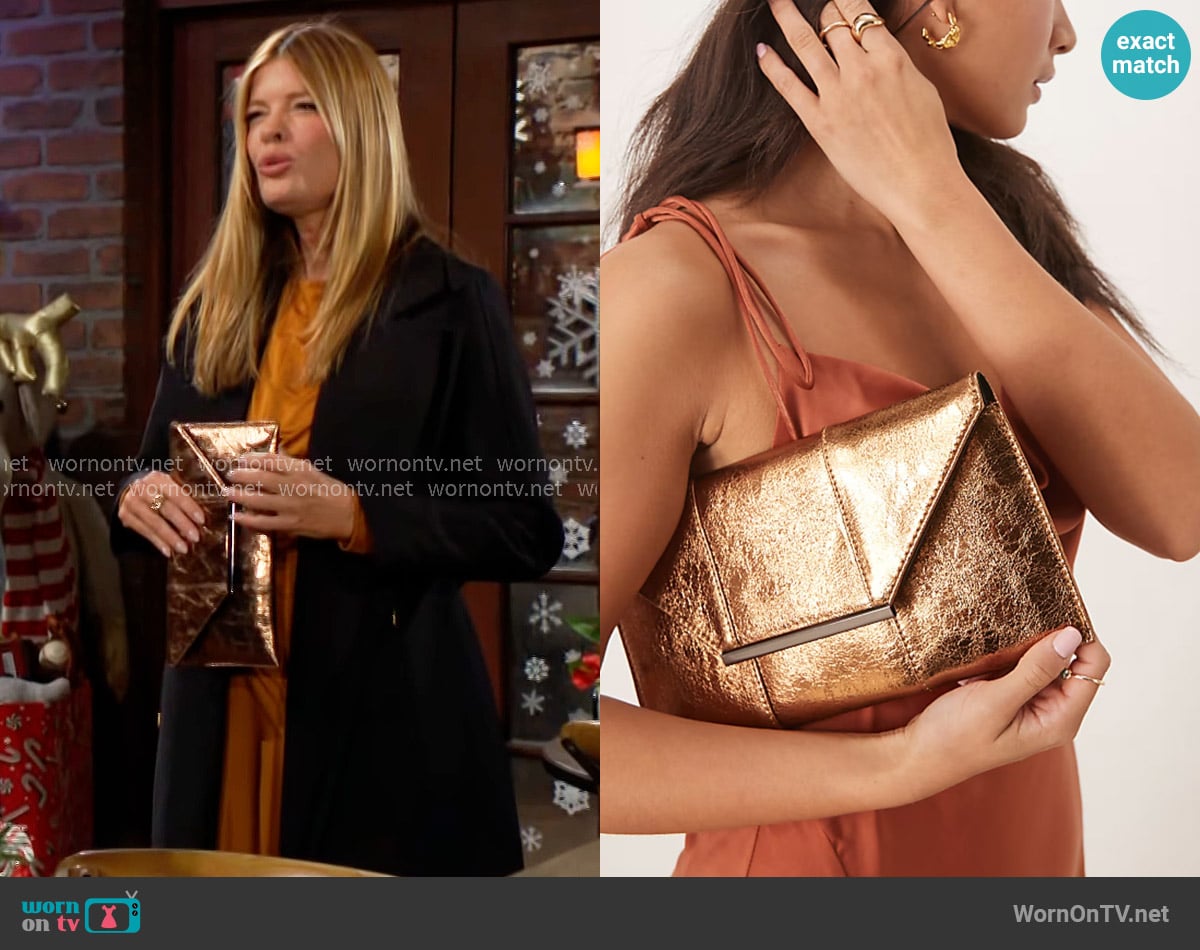 Phyllis’s clutch on The Young and the Restless Phyllis’s clutch on The Young and the Restless