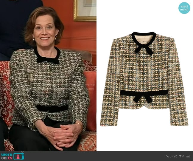 Sigourney Weaver’s tweed jacket with velvet bow on GMA Sigourney Weaver’s tweed jacket with velvet bow on GMA