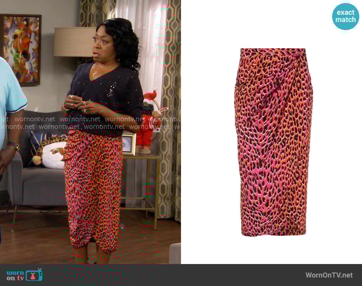 Zadig & Voltaire Jamelia leopard-print silk skirt worn by Tina Butler (Tichina Arnold) on The Neighborhood