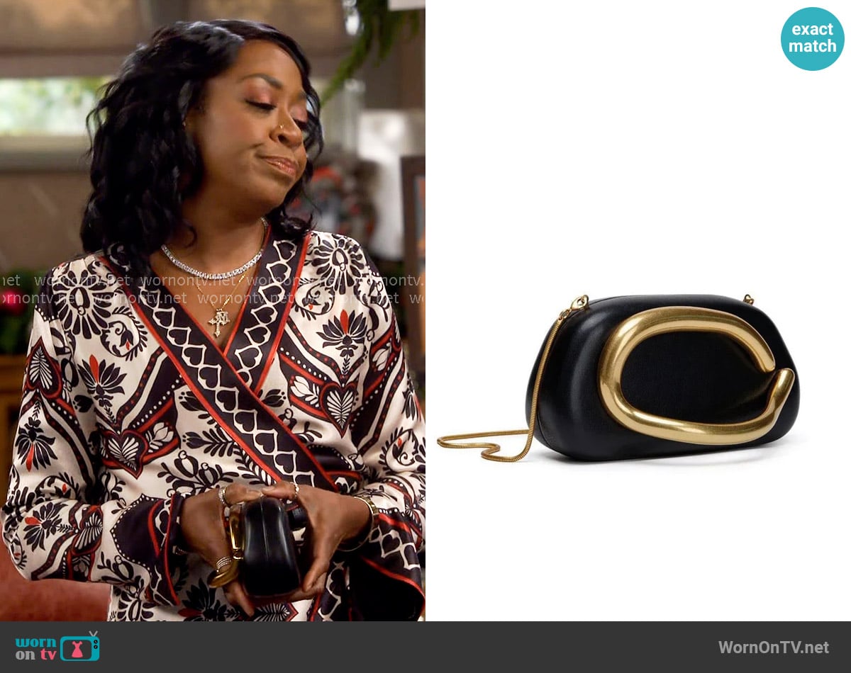 Zara Gold Clasp Box Bag worn by Tina Butler (Tichina Arnold) on The Neighborhood