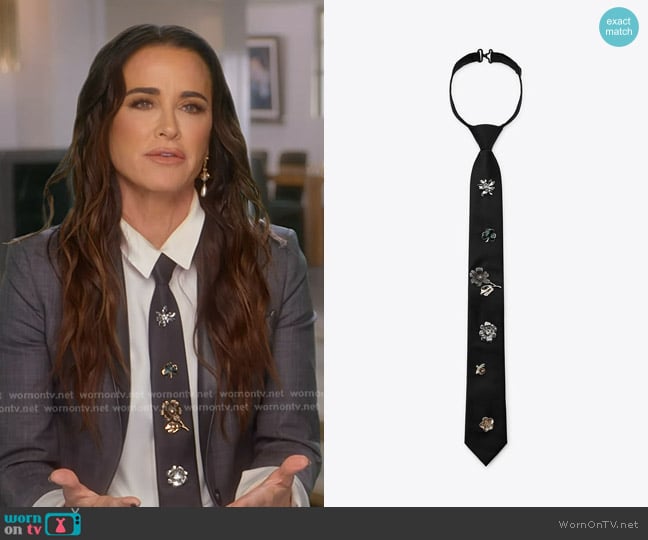 Zara Plain Brooch Tie worn by Kyle Richards on The Real Housewives of Beverly Hills