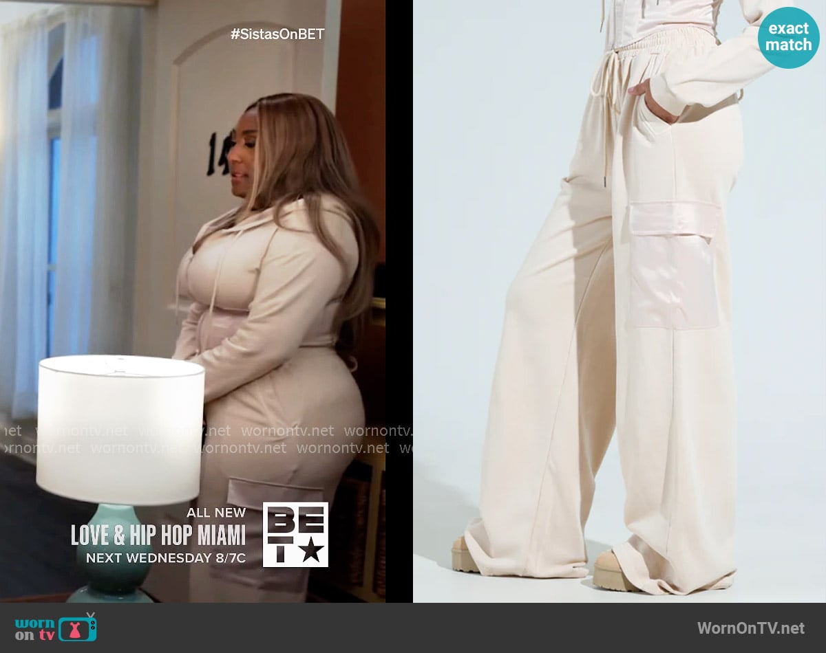 Akira Around The World Cargo Jogger worn by Daniella King (Mignon) on Tyler Perrys Sistas