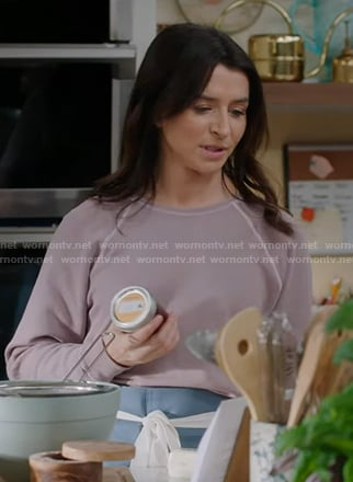 Amelia’s lilac sweatshirt on Greys Anatomy