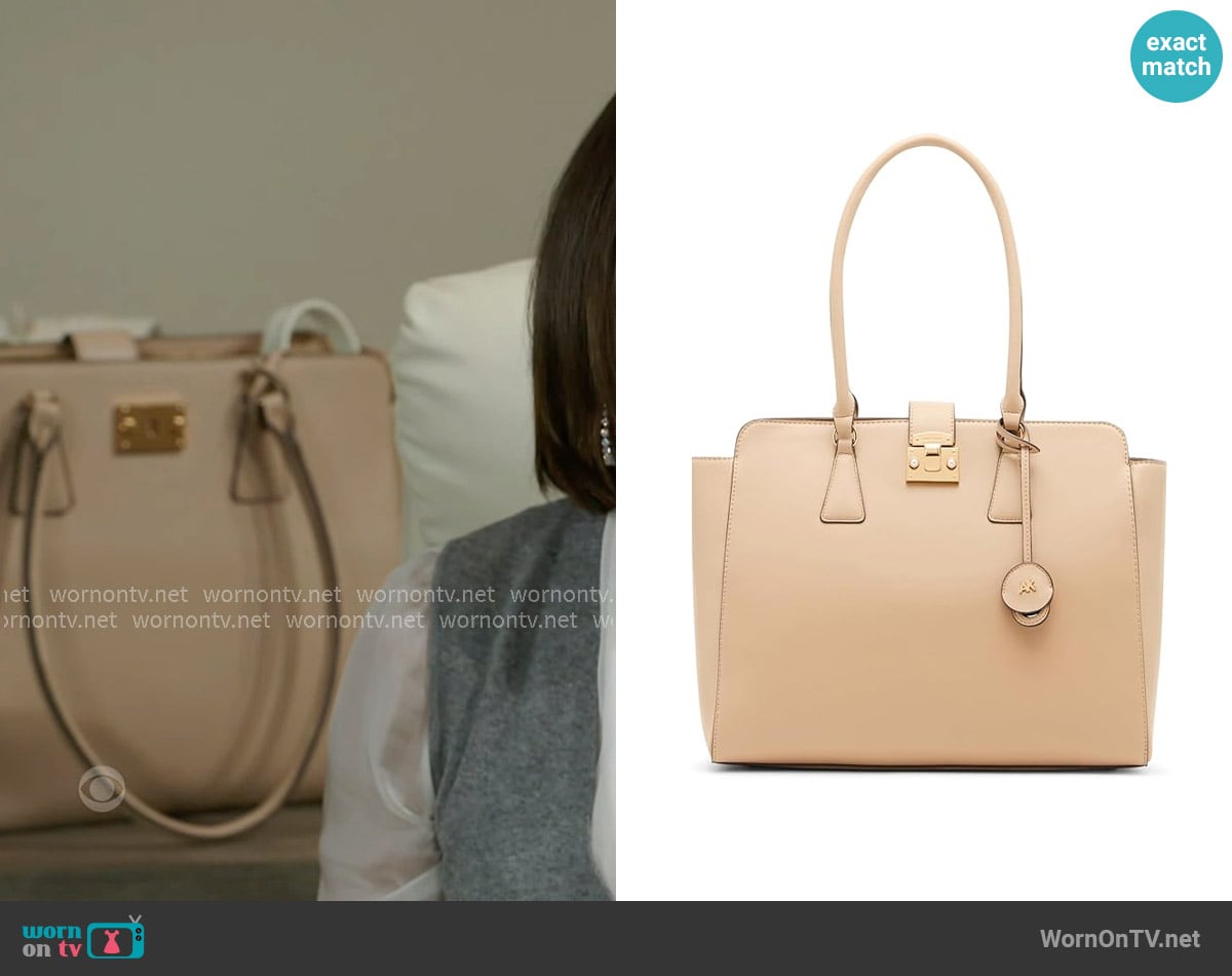 Anne Klein Laptop Work Tote worn by Nicole Dupree Richardson (Daphnee Duplaix) on Beyond the Gates