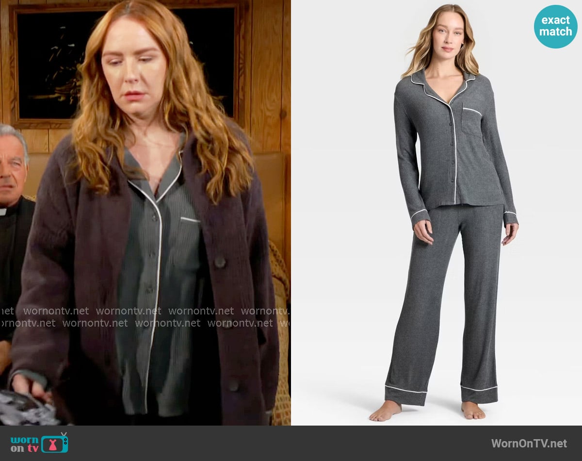 Mariah’s grey pajamas on The Young and the Restless