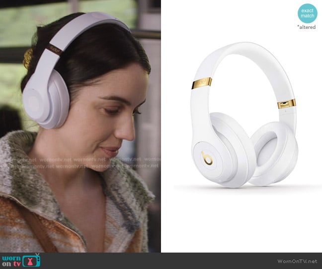Beats Studio3 Wireless Noise Cancelling Over-Ear Headphones worn by Jules Millin (Adelaide Kane) on Greys Anatomy