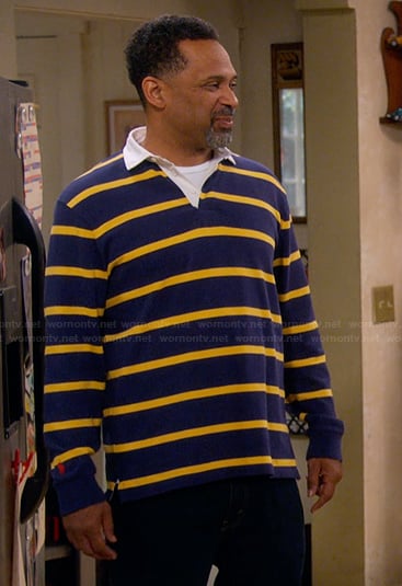 Bennie's blue striped rugby shirt on The Upshaws