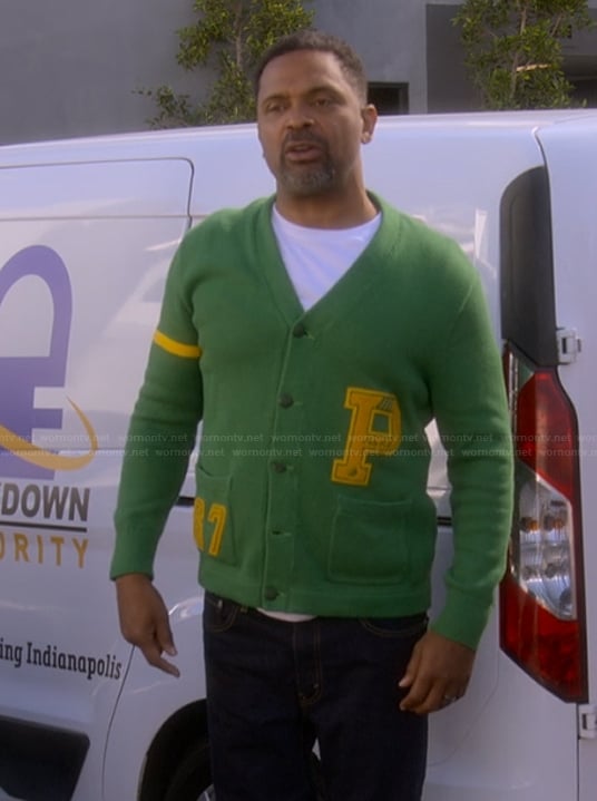 Bennie’s green cardigan on The Upshaws