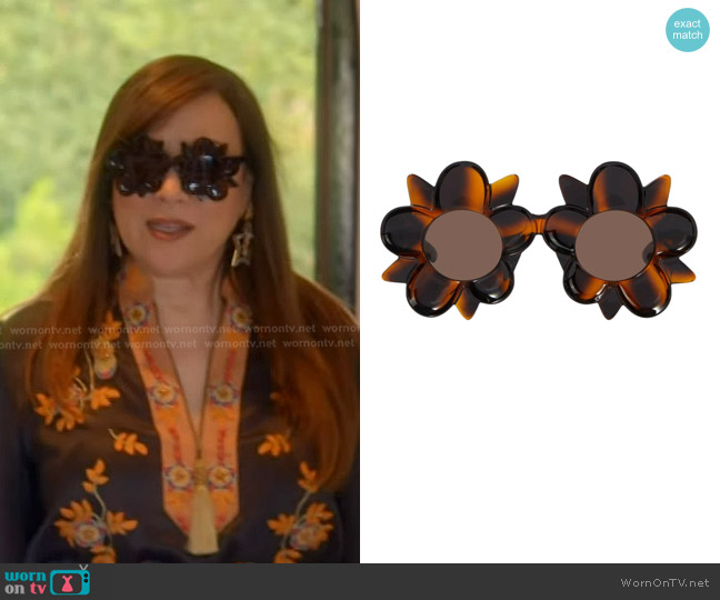 Bottega Veneta Peggy Flower Round Sunglasses worn by Jennifer Tilly on The Real Housewives of Beverly Hills