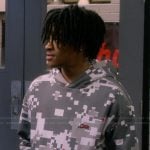 Kelvin's abstract print hoodie on The Upshaws