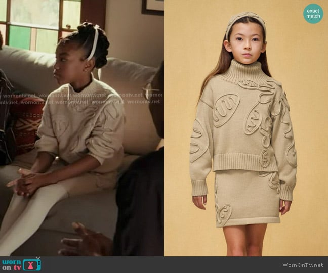 Mara’s beige embroidered knit sweater and skirt on 9-1-1 Mara’s beige embroidered knit sweater and skirt on 9-1-1