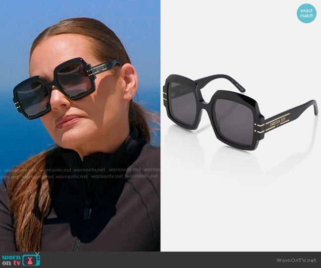 Meredith’s black squre sunglasses on RHOSLC Meredith’s black squre sunglasses on RHOSLC