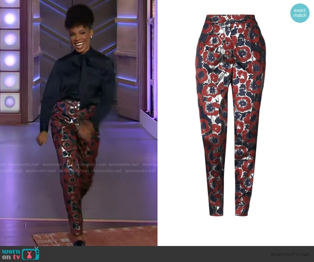 Amber’s metallic floral pants on The Kelly Clarkson Show