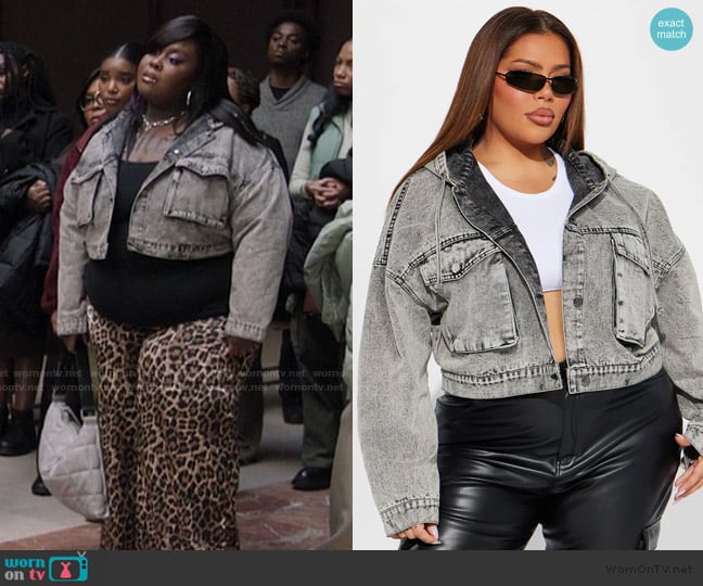 Fashion Nova No Explanation Hooded Denim Jacket worn by Krystal (Raven Goodwin) on Abbott Elementary