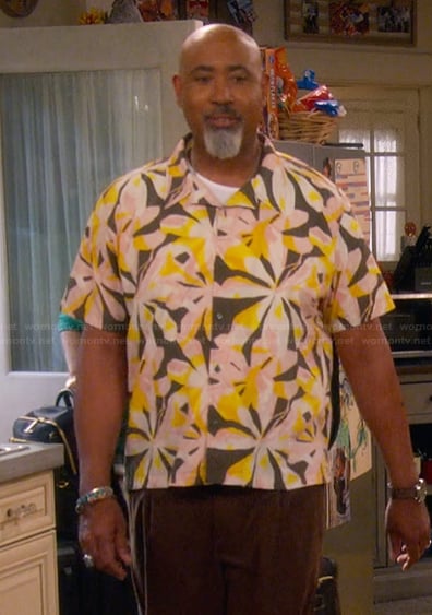 Frank's floral print shirt on The Upshaws