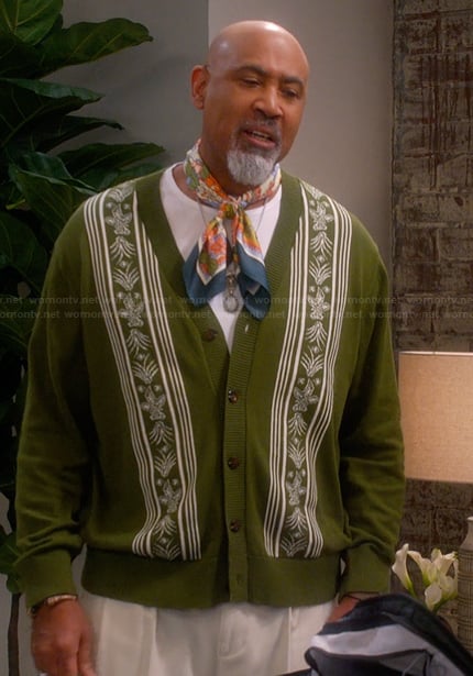 Frank’s green knit cardigan on The Upshaws