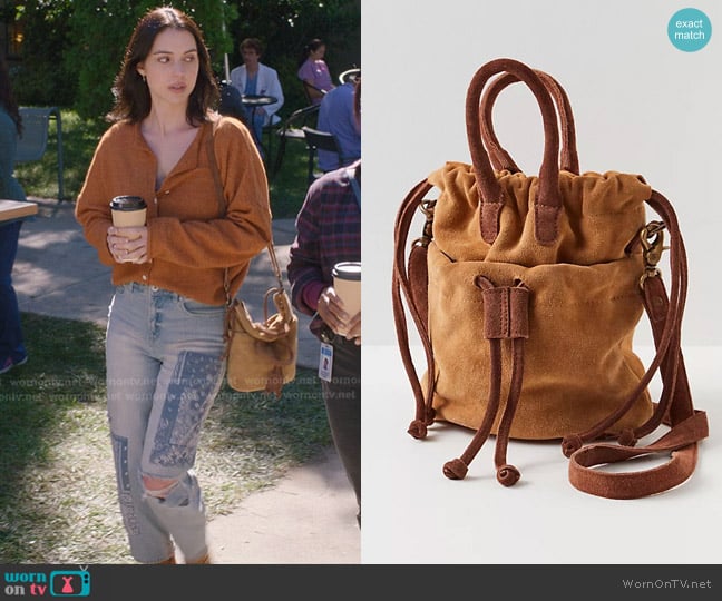 Free People scout slouchy crossbody bag in camel worn by Jules Millin (Adelaide Kane) on Greys Anatomy
