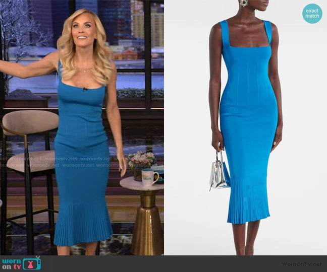 Jenny McCarthy’s blue square neck dress on Live with Kelly Jenny McCarthy’s blue square neck dress on Live with Kelly