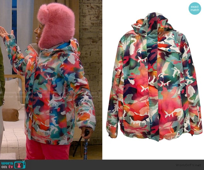 Gsou Snow Ski Jacket Waterproof Insulated Snowboard worn by Regina Upshaw (Kim Fields) on The Upshaws