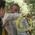 Hen’s light grey print hoodie on 9-1-1