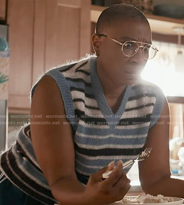 Hen’s blue striped knit vest on 9-1-1