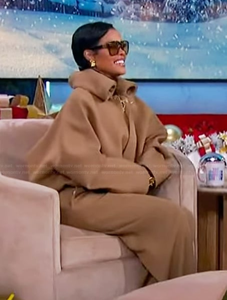 Jimmy Neutch’s brown jacket and pants on The Jennifer Hudson Show