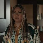 Karen’s printed button down top on 9-1-1