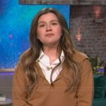 Kelly's beige collared sweater on The Kelly Clarkson Show