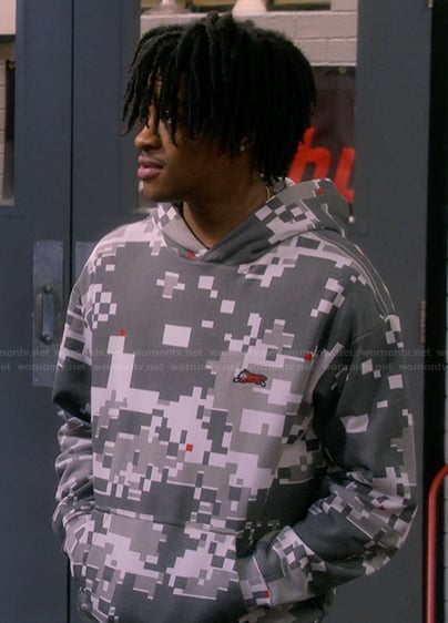 Kelvin’s abstract print hoodie on The Upshaws