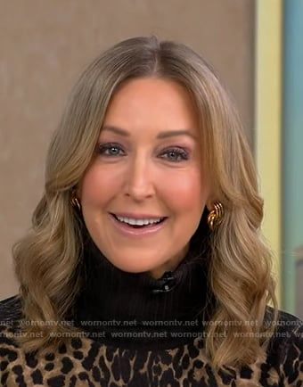 Lara’s gold ring knot earrings on Good Morning America