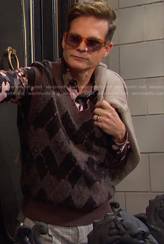 Leo’s black floral shirt and argyle knit vest on Days of our Lives