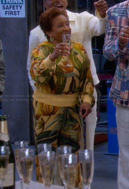 Lucretia’s yellow floral print hoodie and pants on The Upshaws