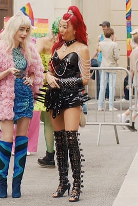 Mindy's silver earrings on Emily in Paris