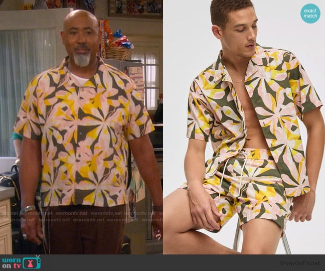 Mode of One Floral Tones Relaxed-Fit Printed Button-Down Camp Shirt worn by Frank (Lamont Thompson) on The Upshaws