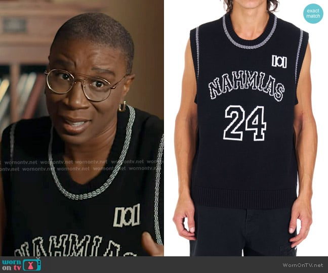 Hen’s blac print knit vest on 9-1-1 Hen’s blac print knit vest on 9-1-1