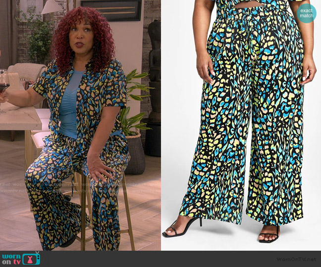 Nina Parker Printed Satin Wide-Leg Pants worn by Althea (Kym Whitley) on The Upshaws