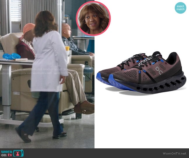 On Cloudsurfer Sneakers in Black/Cobalt worn by Miranda Bailey (Chandra Wilson) on Greys Anatomy