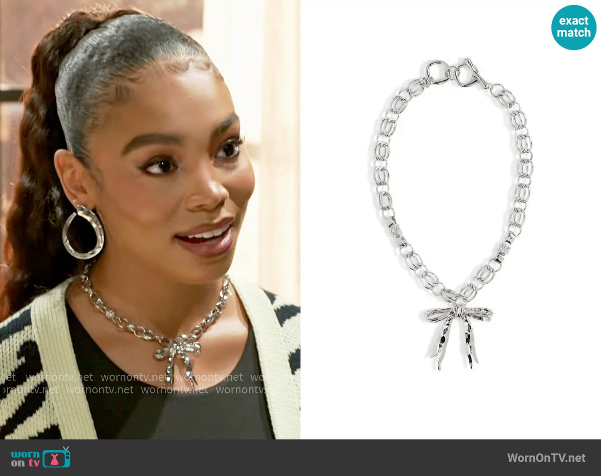 Open Edit Bow Pendant Necklace worn by Chelsea Hamilton (RhonniRose Mantilla) on Beyond the Gates
