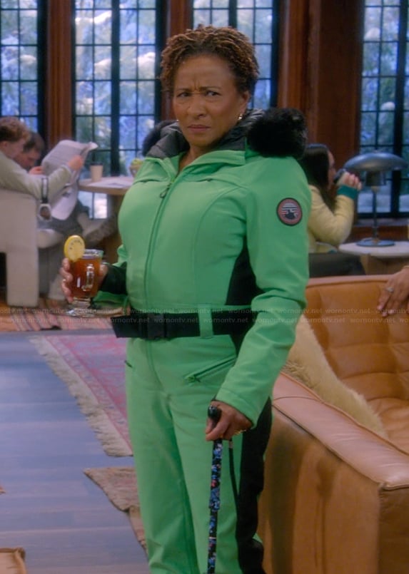 Regina’s green ski suit on The Upshaws
