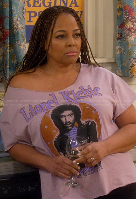 Regina’s Lionel Richie’s graphic tee on The Upshaws