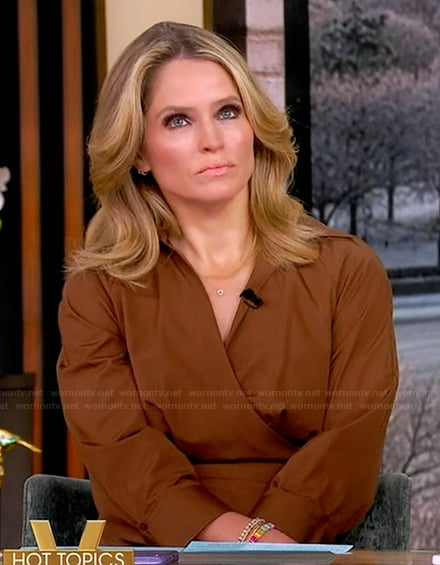 Sara’s brown wrap dress on The View