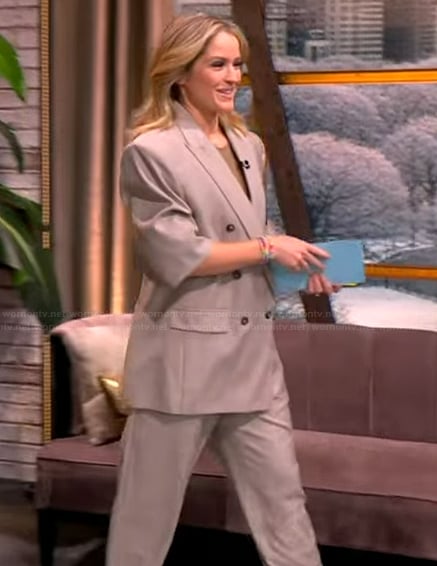 Sara’s oversized double breasted blazer on The View