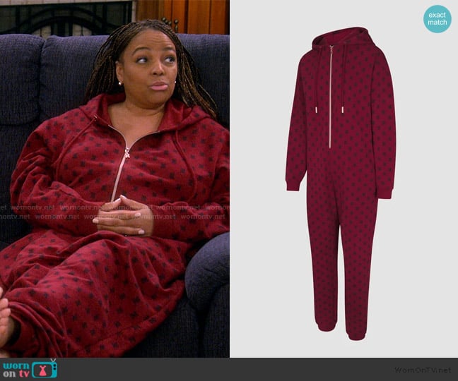 Savage x Fenty Forever Savage Hooded Onesie worn by Regina Upshaw (Kim Fields) on The Upshaws