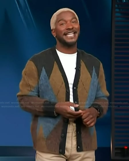 Scott’s argyle print cardigan on Access Hollywood